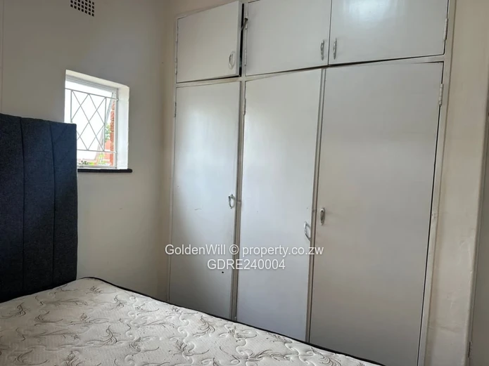 Garden flat for Sale