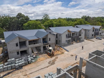 3 Bedroom Flat & Apartment