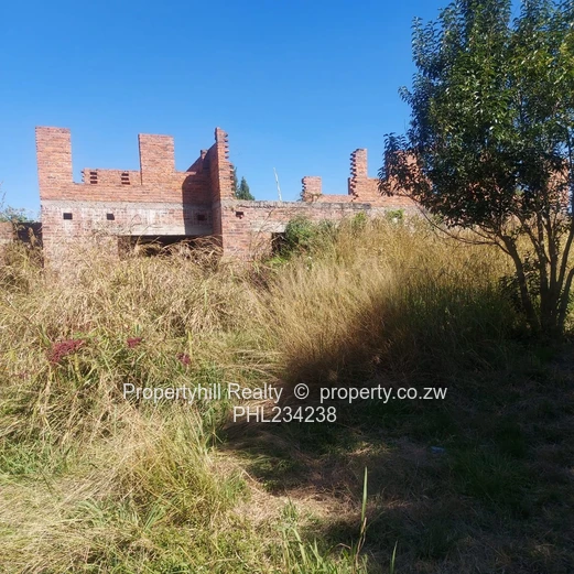 Mandara Incomplete double storey house  with a 2 bed cottage (Sole Mandate)