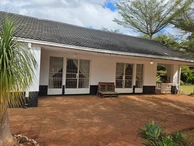 Spacious Vainona  Home with Pool & Borehole 