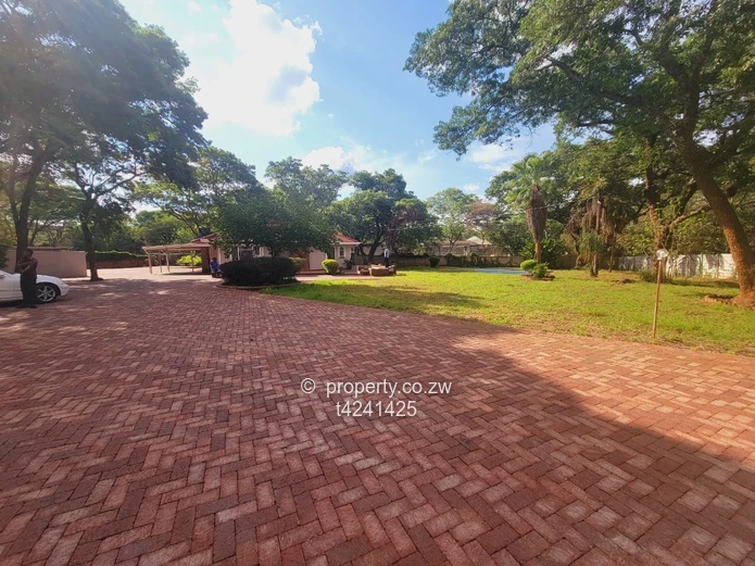 Chisipite 3 bedroom house to rent 