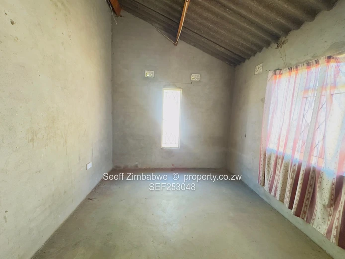 Generous Size Stand with 2-Bed Cottage, Zimre Park