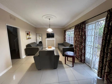 4 Bedroom Flat & Apartment