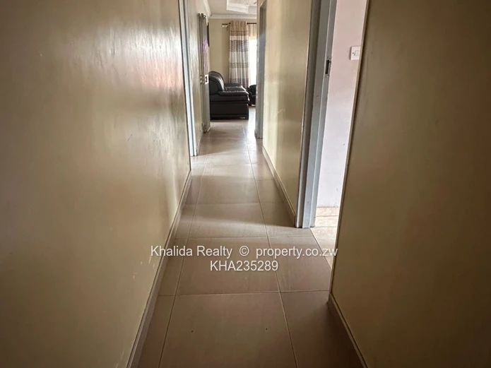 4-Bedroom House for Sale in Glen View 1 Riverside