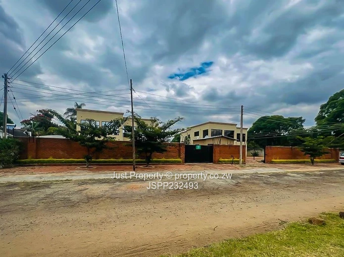 Gated Emerald Hill: 2 by 3 bedroom Townhouse Complex 