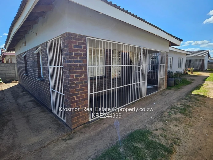 4-Bed Home with 2 bedroomed Flatlet, Garden in Marondera/morningside