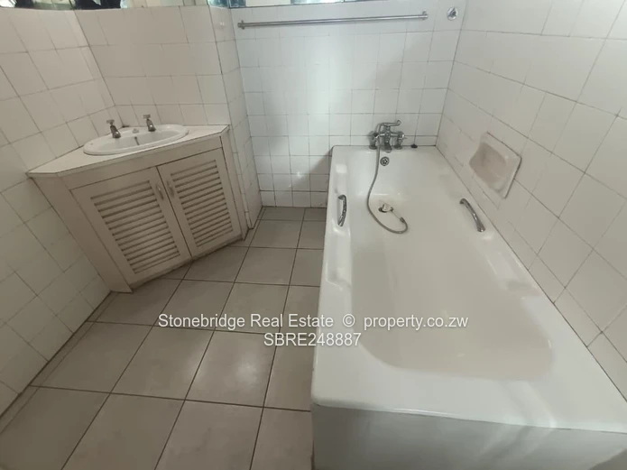 2 Bedroomed Flat in Bulawayo CBD to rent