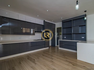 5 Bedroom Townhouse Complex