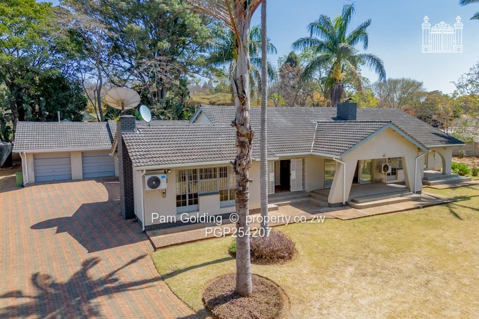 Immaculate Executive Home in Excellent location