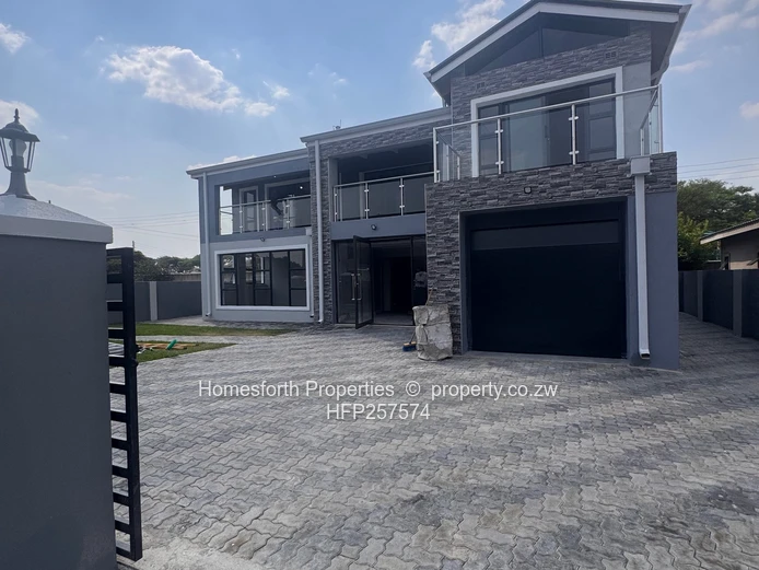 Spacious 6-Bedroom Double-Storey Home For Rent – Arlington Estate