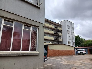 3 Bedroom Flat & Apartment