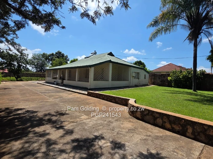 Neat Family Residence