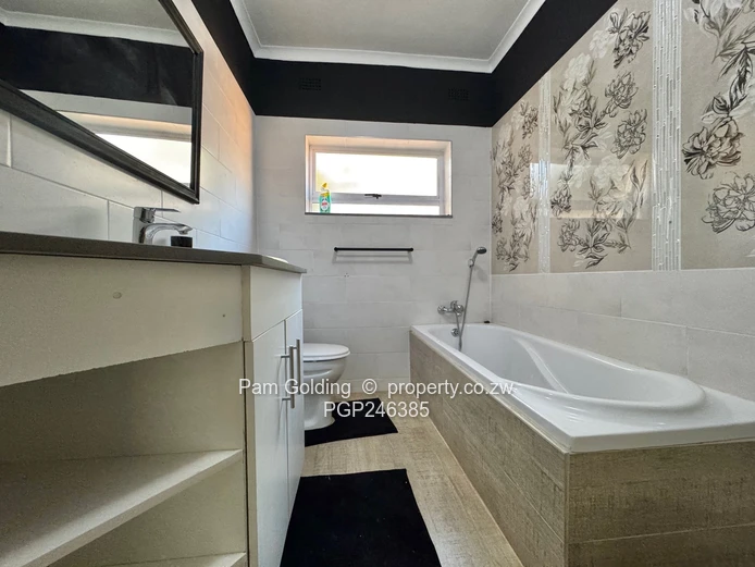 Furnished 3 bedroom Cottage - Helensvale 
