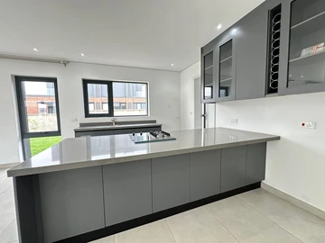 4 Bedroom Garden Flat