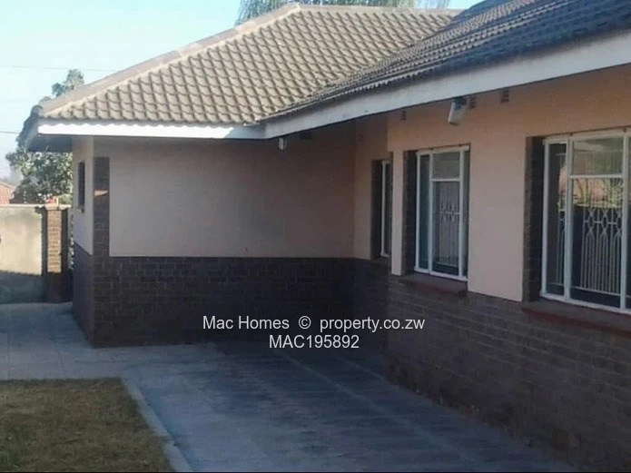 Meyrick Park 4-Bed Home on 4000m² 
