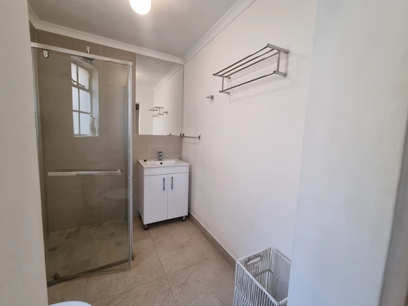 3 Bedroom Flat & Apartment