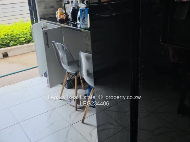 Sally Mugabe – Solid Family Home on 2000sqm for Sale