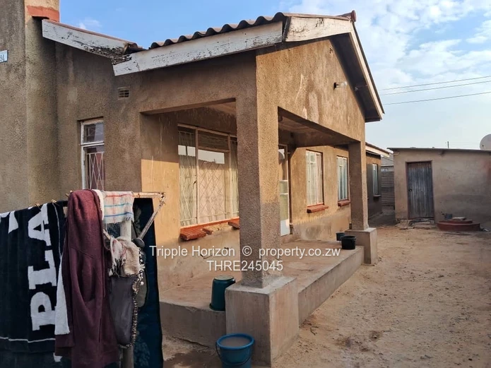 6-Bed Home in Granary Park - Walled, Verandah & Carport