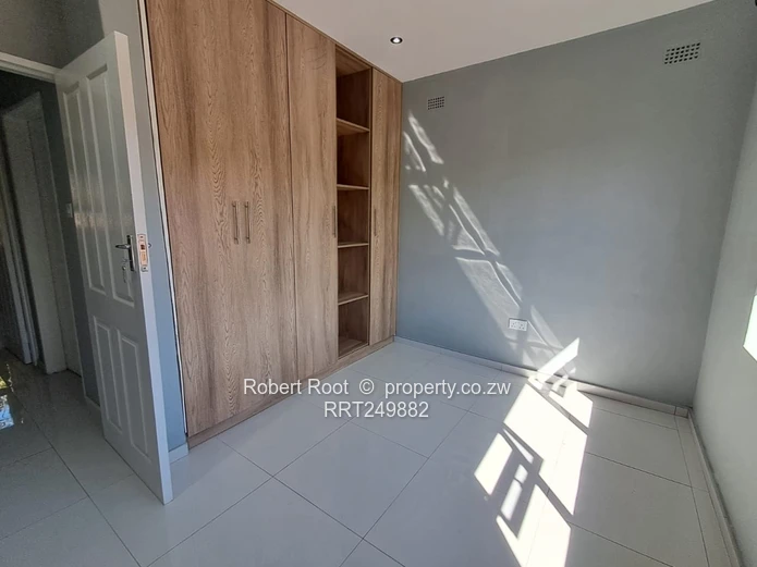 Neat newly buit 3 bed cottage