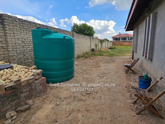 Zimre Park: 3-Bed Cottage Home on 2000m²
