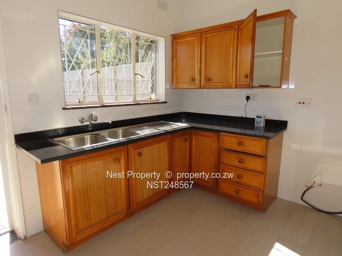 Neat 2- Bedroom Garden Flat in Greystone Park! (Sole Mandate)