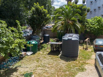 2 Bedroom Flat & Apartment