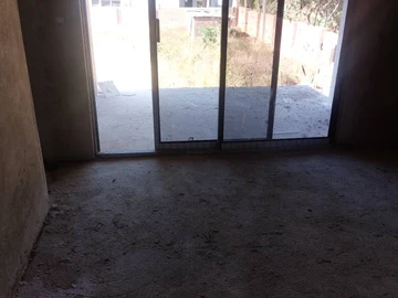 4 Bedroom Flat & Apartment