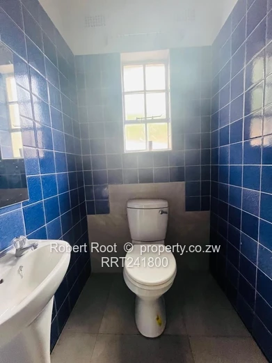 7 bed home in Glen Lorne