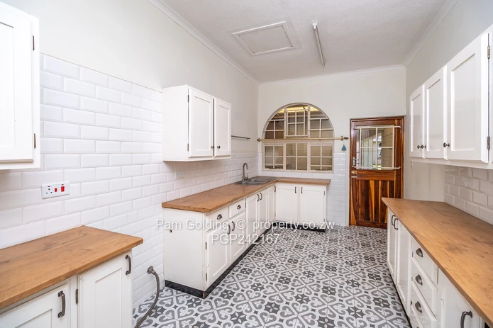 Garden Flat For Rent In Avondale 