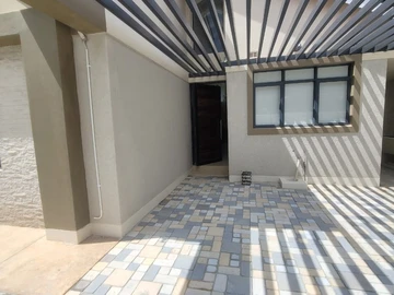 3 Bedroom Flat & Apartment