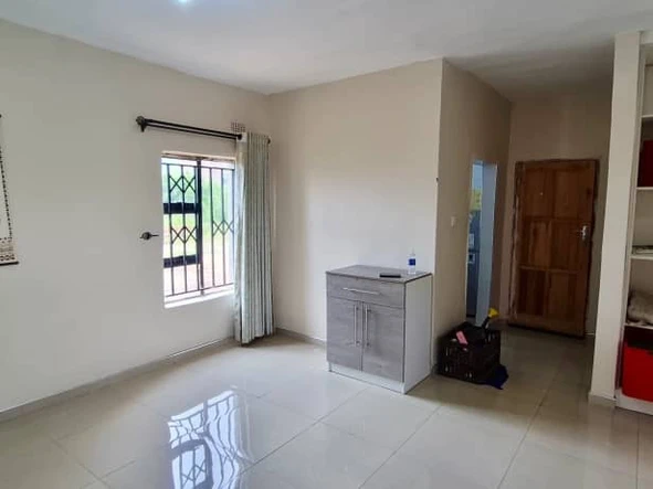 3 Bedroom Flat & Apartment