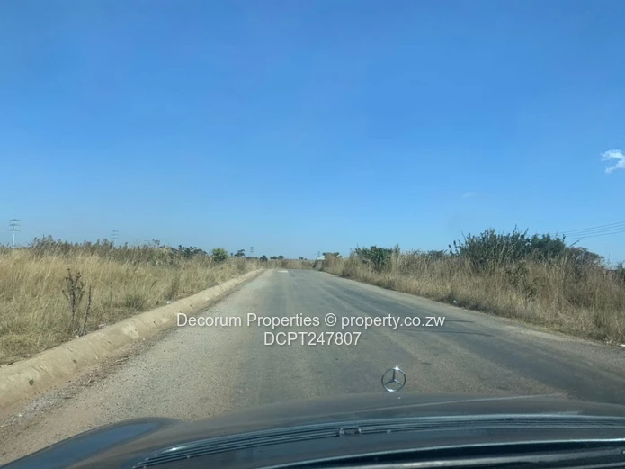 700 m² Nyabira Stand — Tarred Roadfront, Sewers & Water