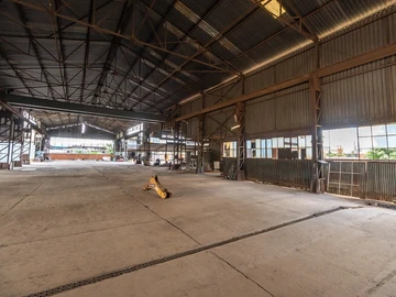 Warehouse & Factory