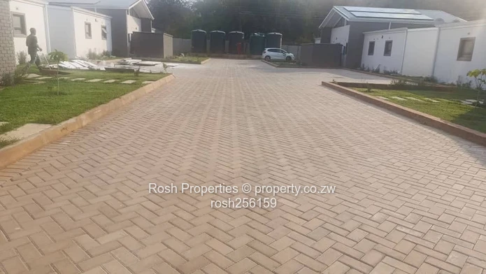 Modern 2-Bed Garden Flat with Borehole in Marlborough