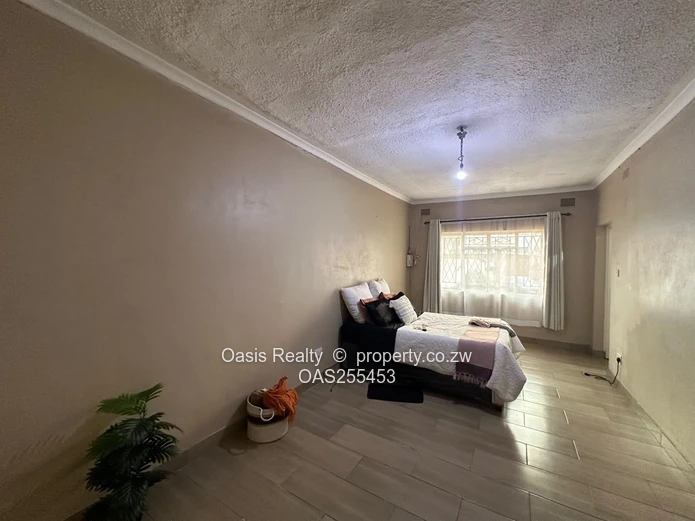 Conveniently Located Flat For Rent
