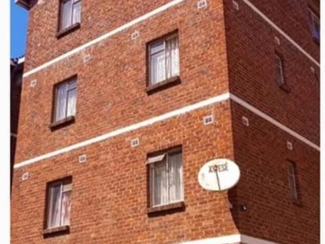 2 Bedroom Flat & Apartment
