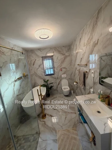 Spacious 4beds in Sunview Glaudina