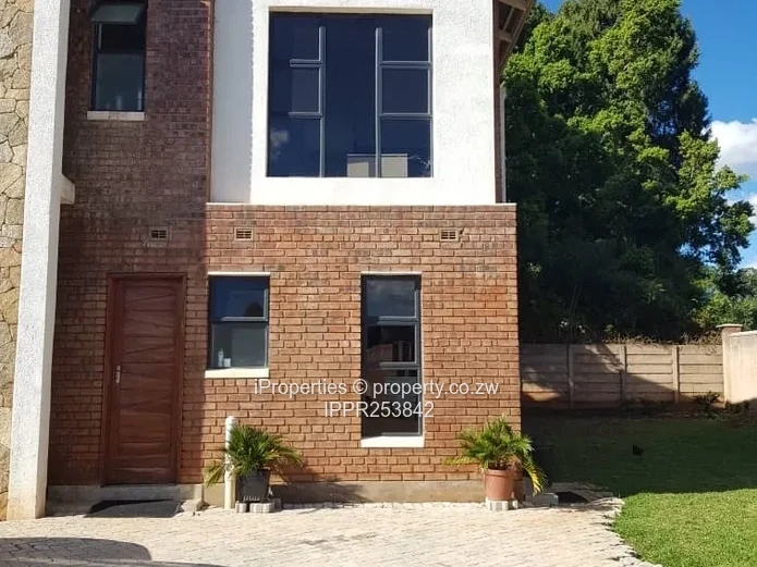 Lovely Townhouses in Courtyard Place, Helensvale, Harare North: