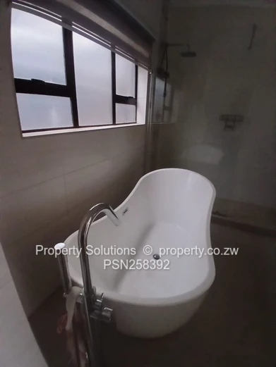 Modern 3-Bedroom Townhouse to Rent in Greencroft