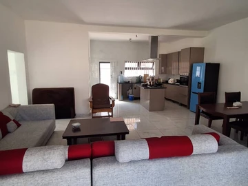 3 Bedroom Flat & Apartment