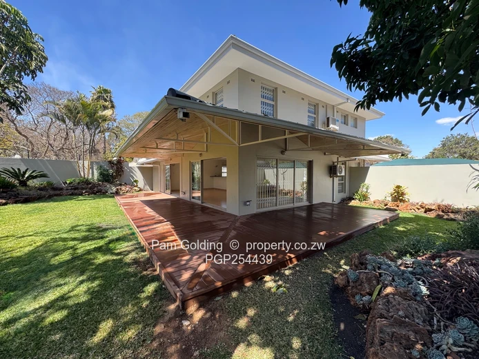 Newlands – Spacious 3 Bedroom Townhouse In Exclusive Complex