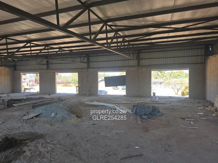 186m² Unfinished Industrial Warehouse — Belvedere (Borehole)