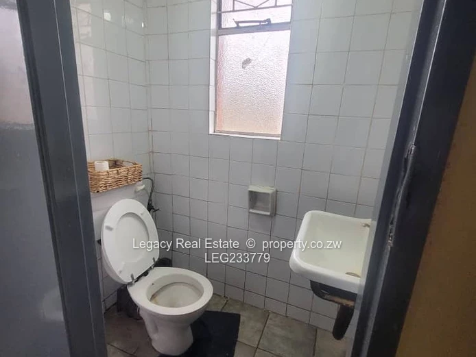 Waterfalls Prospect – 3-Bedroom Flat for Sale