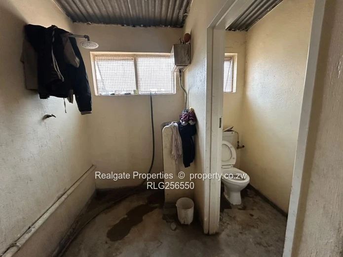  Prime Commercial Warehouse For Sale | Thorngrove, Bulawayo