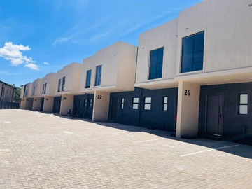 2 Bedroom Flat & Apartment