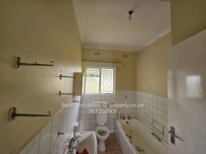 Spacious 4-Bedroom Family Home in Mabelreign