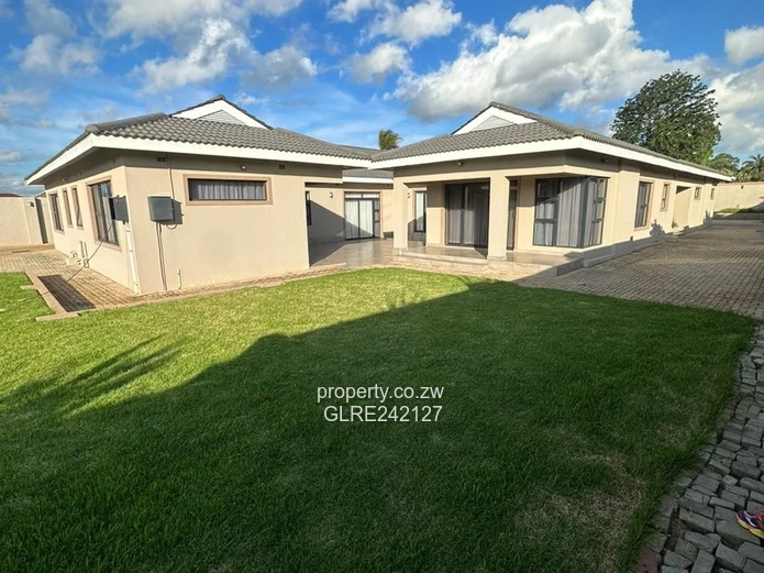 Borrowdale Pomona Near Samlevy Village