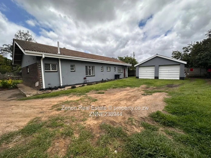 3bedroom house to let in Emerald Hill 