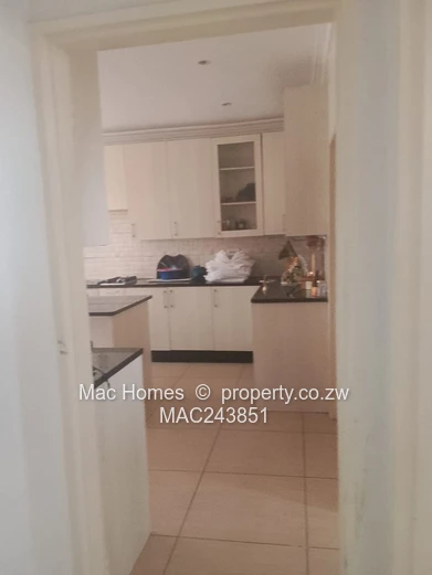 neat 4 bedroom to let in Tynwald north