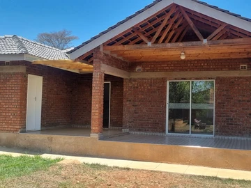 4 Bedroom Flat & Apartment